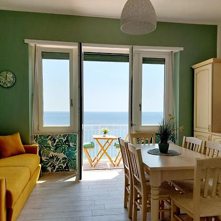 Una Finestra Sul Mare Home 2 Bergeggi Exterior photo
