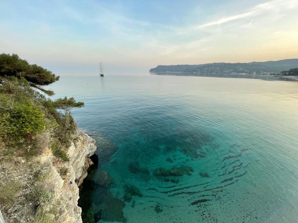 Una Finestra Sul Mare Home 2 Bergeggi Exterior photo