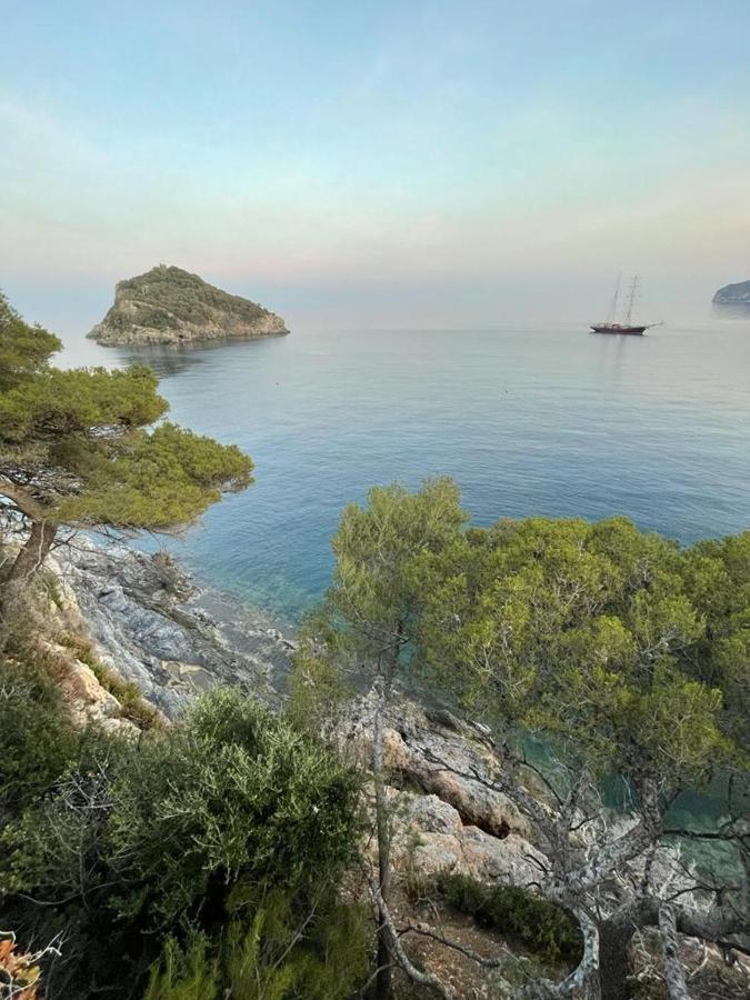 Una Finestra Sul Mare Home 2 Bergeggi Exterior photo