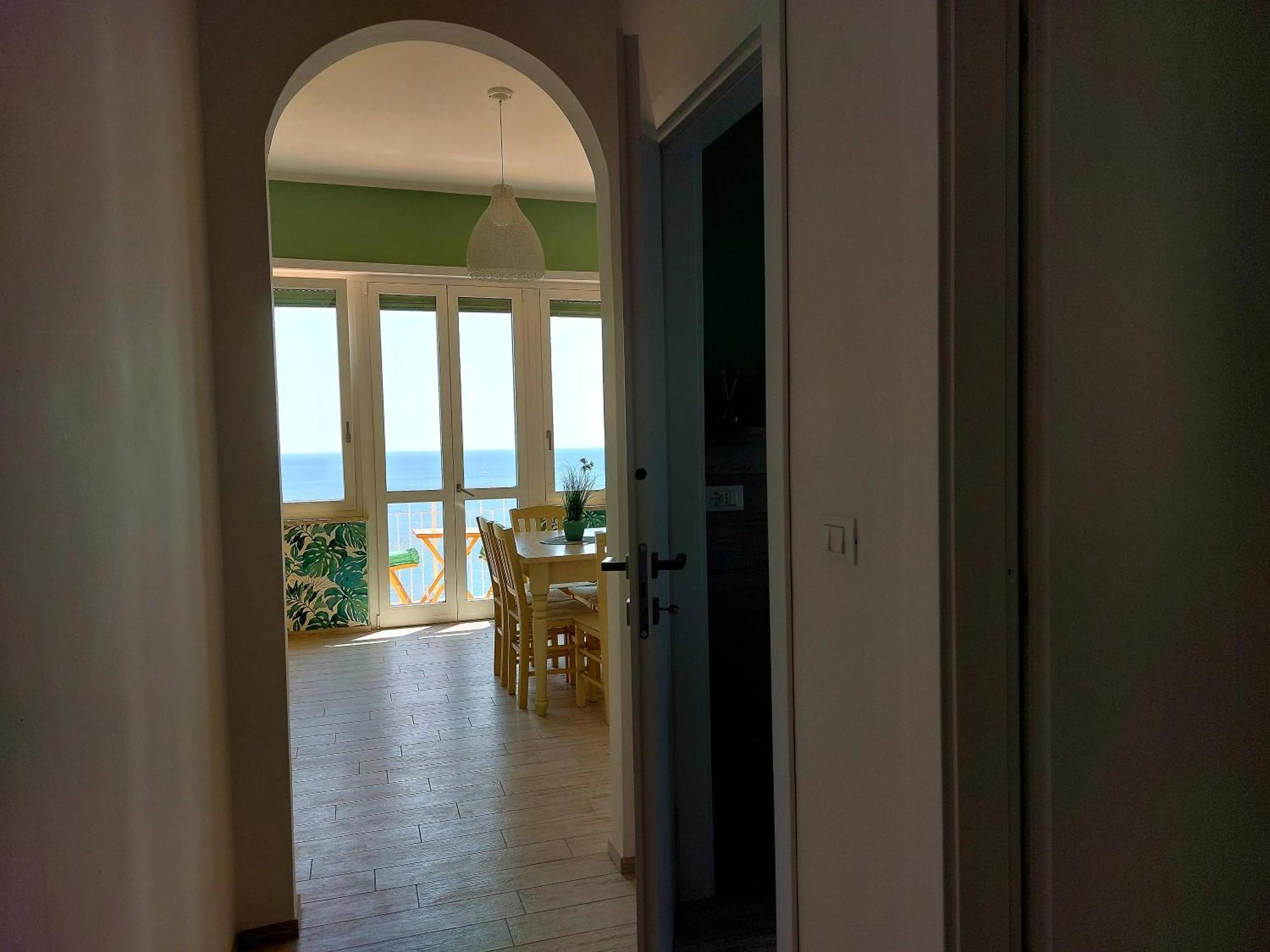 Una Finestra Sul Mare Home 2 Bergeggi Exterior photo
