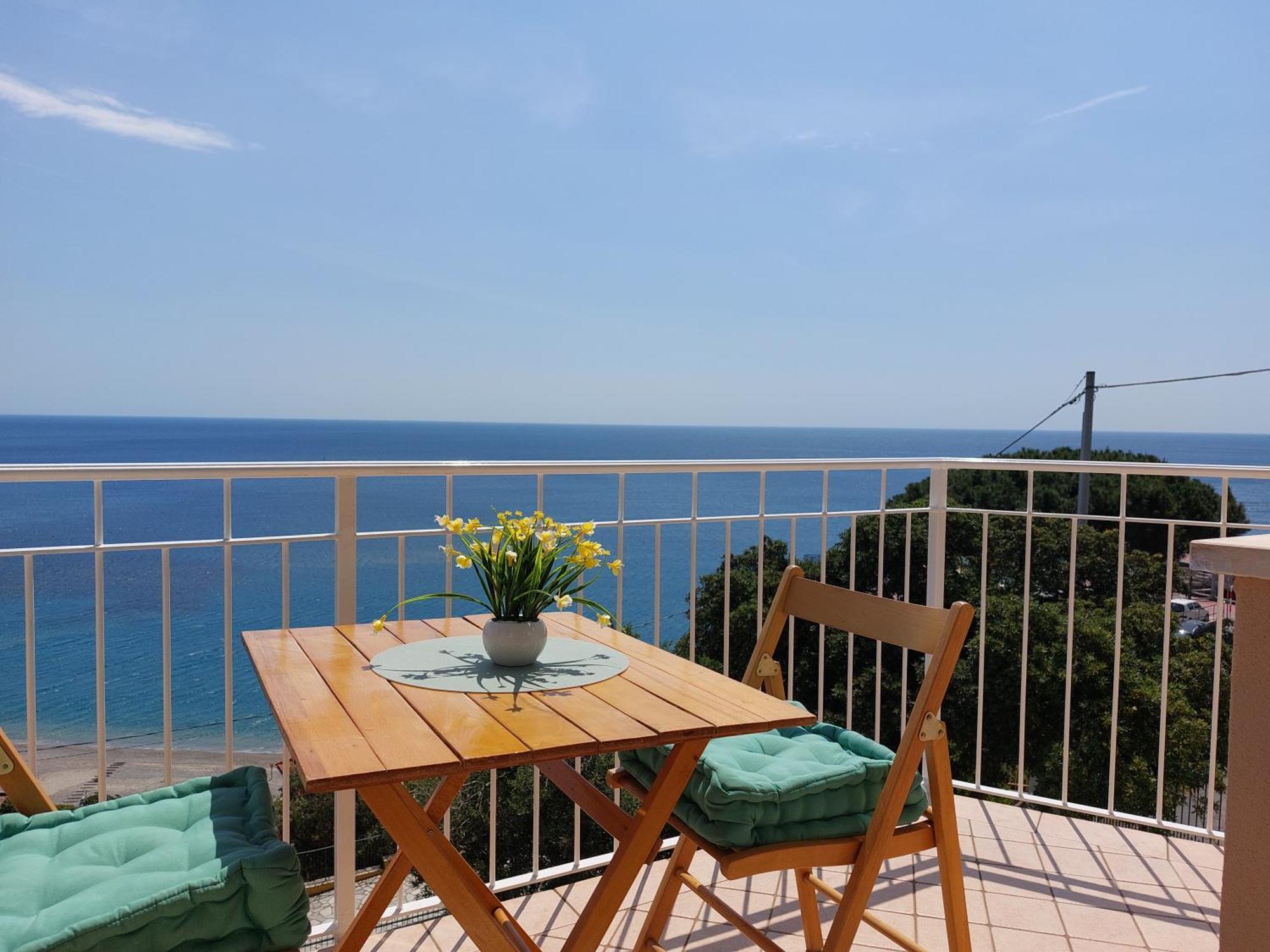 Una Finestra Sul Mare Home 2 Bergeggi Exterior photo
